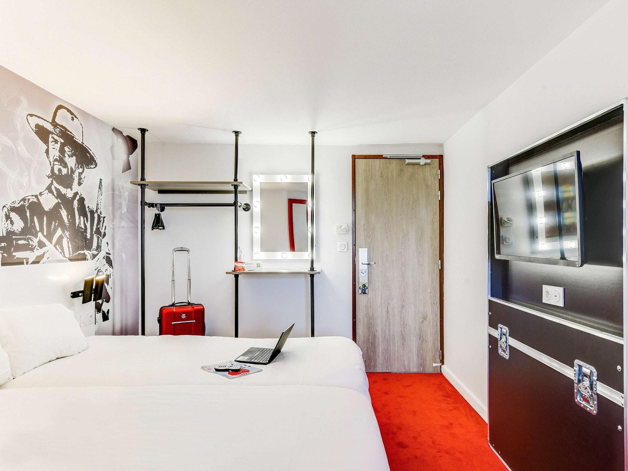 Ibis Styles Paris Saint Denis La Plaine Hotel Exterior photo